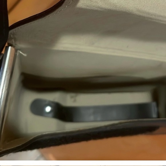 Bell & Howell Leather Crossbody Camera Bag - Picture 11 of 13